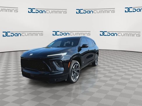 Used 2025 Buick Enclave Sport Touring w/ Power Package FWD image 4
