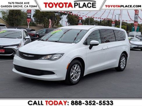 Used 2023 Chrysler Voyager LX FWD image 1