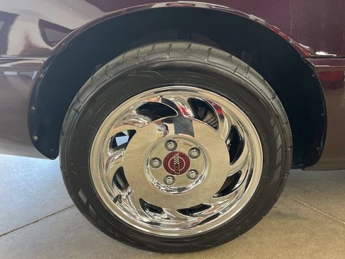 Used 1993 Chevrolet Corvette Coupe RWD image 36