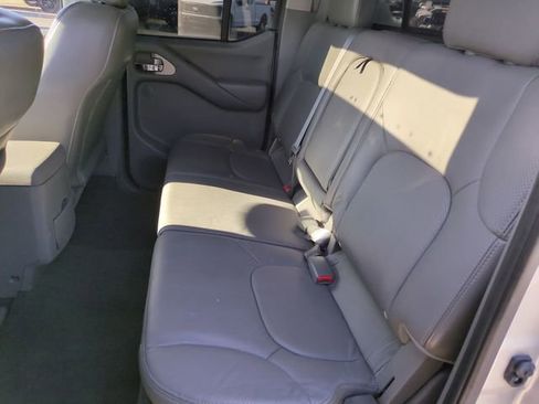 Used 2019 Nissan Frontier SL RWD image 28