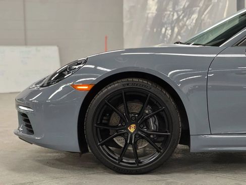 Used 2024 Porsche 718 Cayman w/ Premium Package image 19