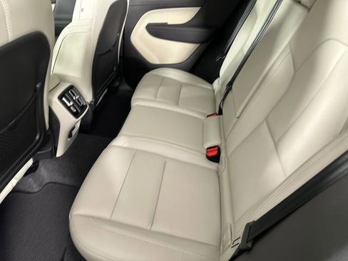 Used 2025 Volvo XC40 B5 Plus w/ Climate Package image 17