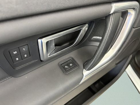 Used 2019 Land Rover Discovery Sport HSE AWD/4WD image 29