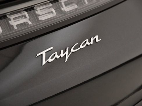 Used 2025 Porsche Taycan image 9