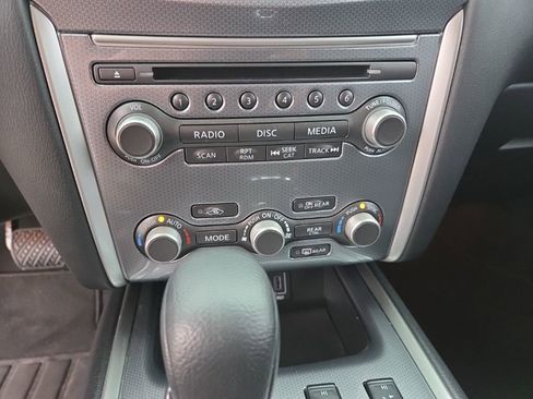 Used 2020 Nissan Pathfinder SL image 27