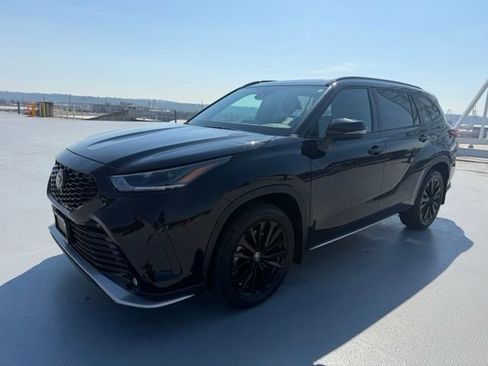Used 2023 Toyota Highlander XSE AWD/4WD image 7