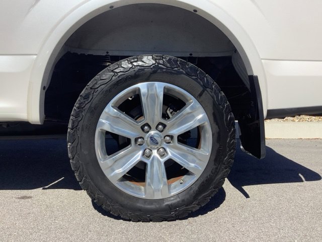 Used 2015 Ford F150 Platinum w/ Equipment Group 701A Luxury AWD/4WD image 40