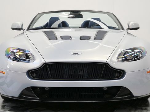 Used 2017 Aston Martin V12 Vantage S image 4