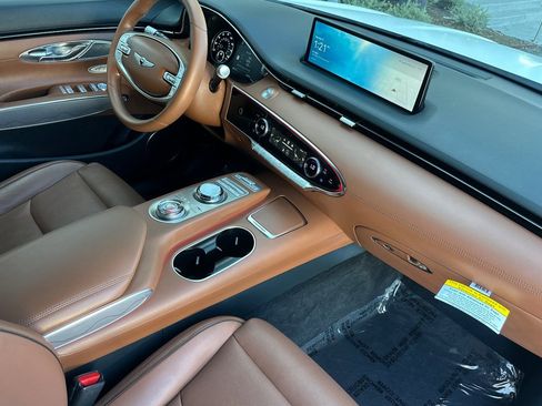 Used 2023 Genesis GV70 2.5T w/ Advanced Package image 17