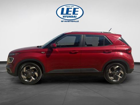 Certified 2023 Hyundai Venue Limited w/ Cargo Package image 3