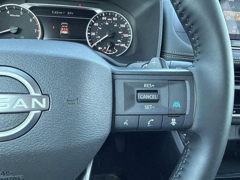 Used 2025 Nissan Rogue SV image 21