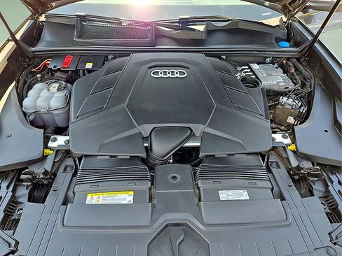 Used 2020 Audi Q8 Premium w/ Black Optic Package AWD/4WD image 18