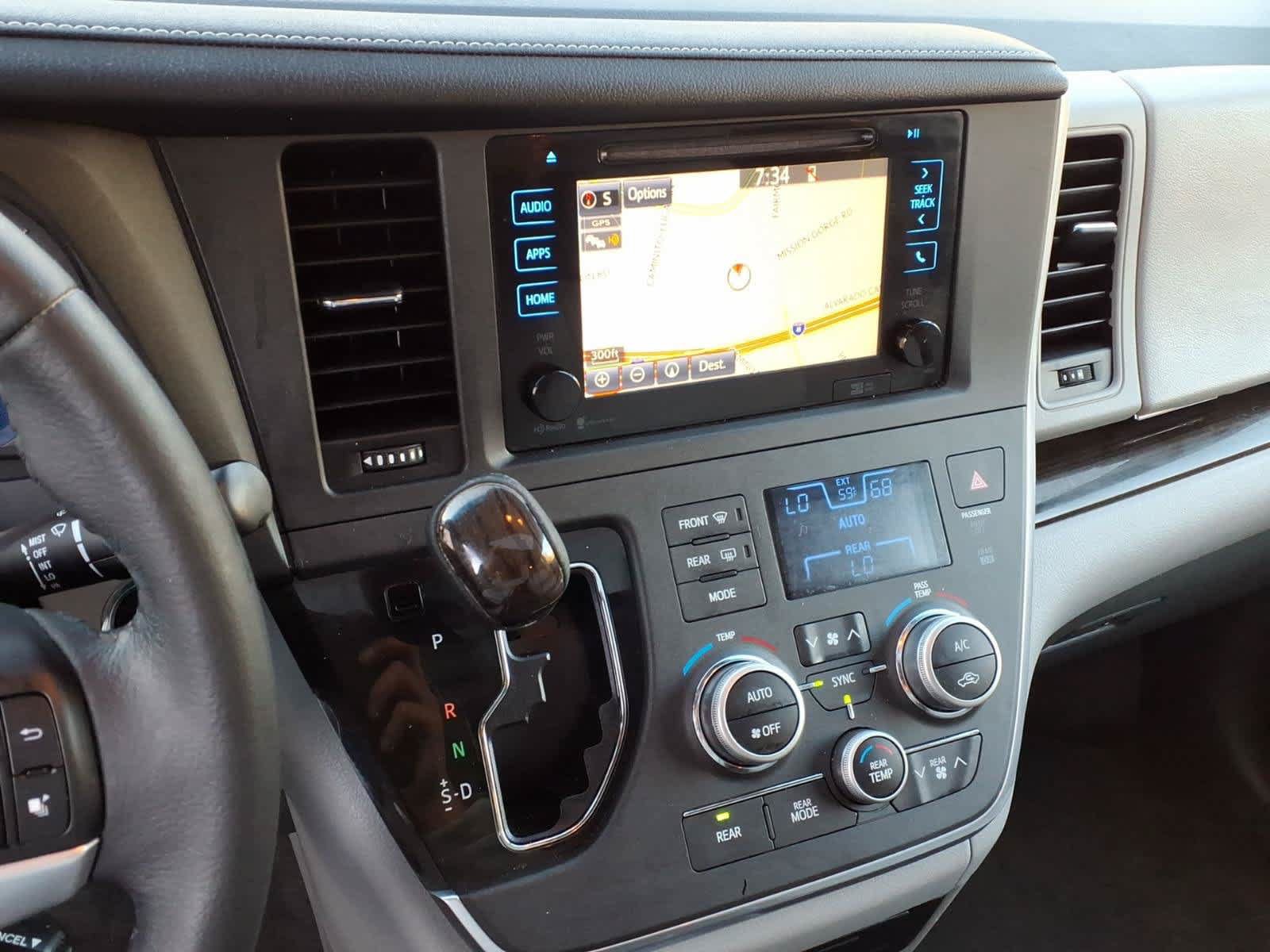 Used 2015 Toyota Sienna XLE w/ XLE Navigation Package FWD image 21