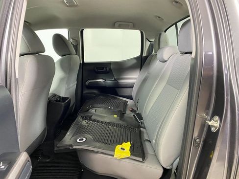 Used 2018 Toyota Tacoma SR5 image 11