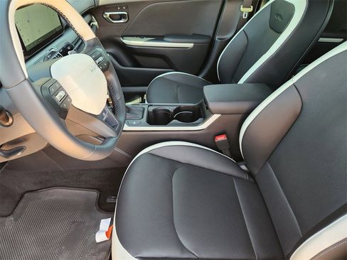 New 2025 Kia K4 GT-Line w/ GT-Line Premium Package image 9