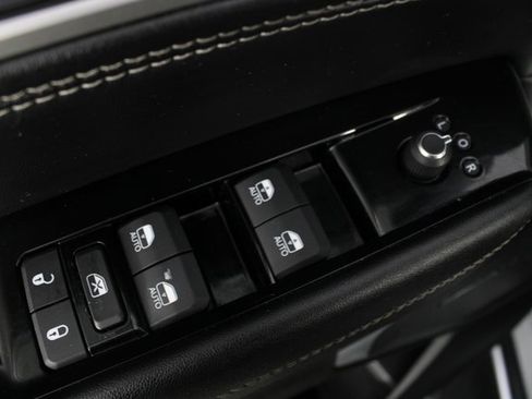 Used 2023 Jeep Wagoneer L Series II image 16