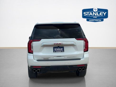 Used 2022 GMC Yukon Denali AWD/4WD image 11