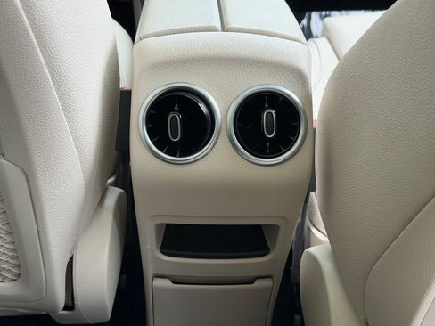 Used 2022 Mercedes-Benz GLB 250 4MATIC w/ Premium Package Lite image 50