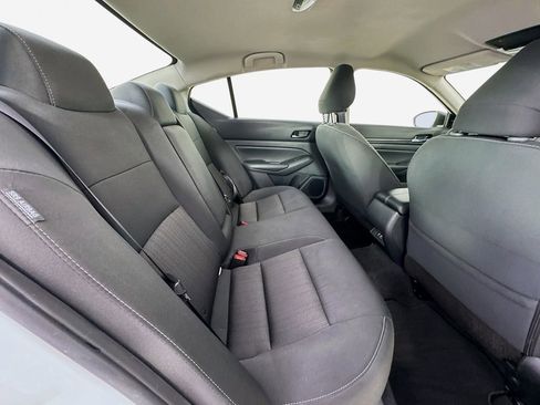 Used 2025 Nissan Altima 2.5 SV FWD image 31