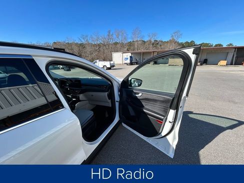 Used 2025 Ford Escape Platinum w/ Premium Technology Package image 24