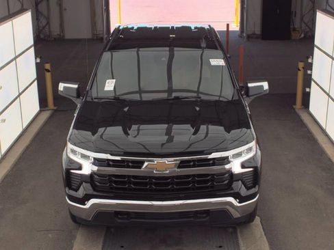 Used 2023 Chevrolet Silverado 1500 LT AWD/4WD image 2