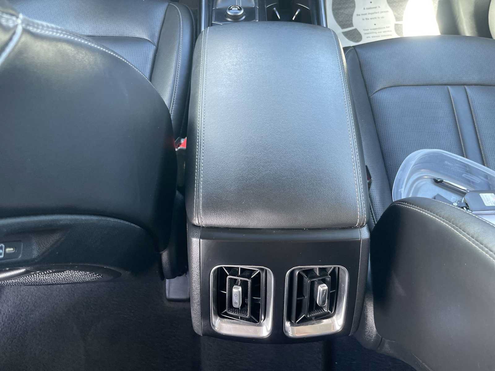 Used 2024 Kia Sorento S FWD image 22