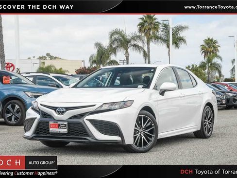 Used 2024 Toyota Camry SE FWD image 1