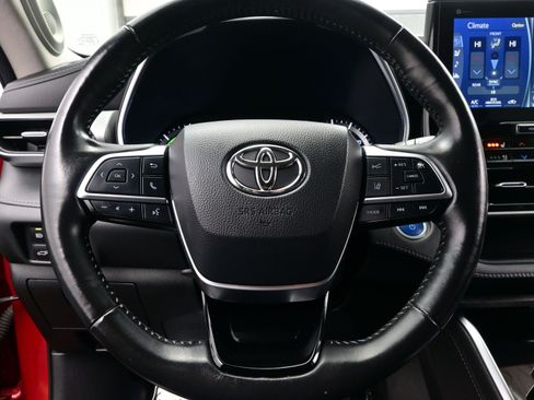Used 2021 Toyota Highlander Platinum image 25
