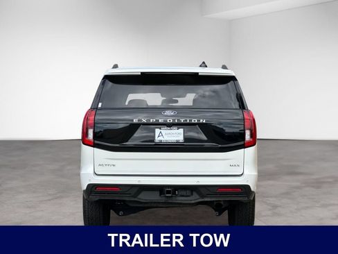 Used 2025 Ford Expedition Max Active RWD image 4