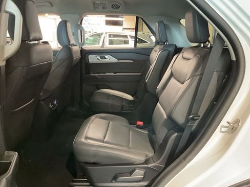 New 2026 Ford Explorer Active w/ Active Comfort Package image 19