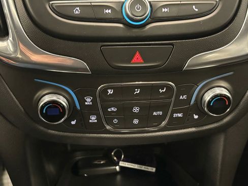 Used 2021 Chevrolet Equinox LT FWD image 43