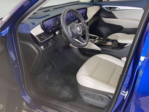 Used 2024 Buick Envision Avenir AWD/4WD image 17