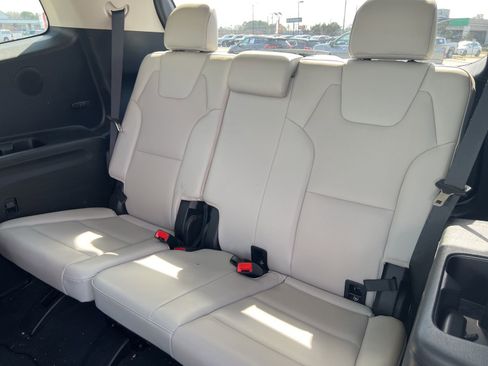 Used 2022 Kia Telluride SX w/ Towing Package image 26