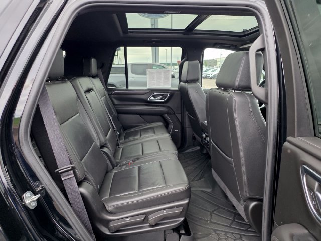 Used 2024 Chevrolet Tahoe Z71 w/ Luxury Package AWD/4WD image 13