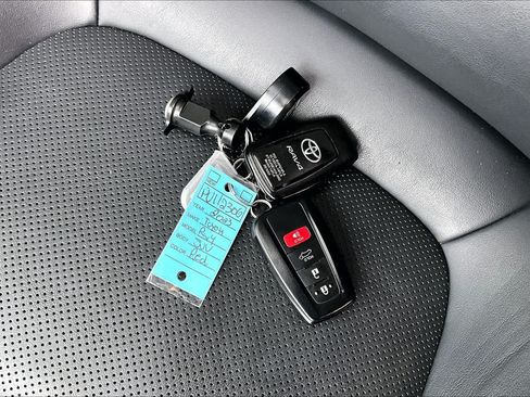 Used 2023 Toyota RAV4 Limited AWD/4WD image 15