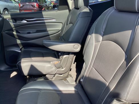 Used 2021 Buick Enclave Avenir w/ Avenir Technology Package AWD/4WD image 13