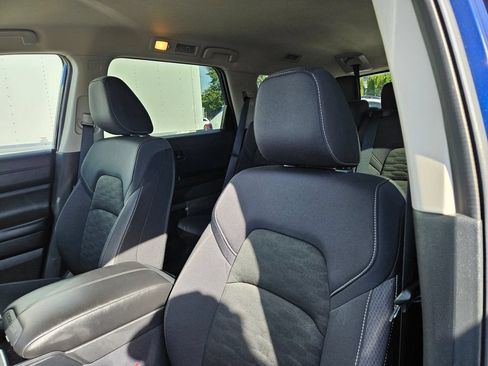 Used 2025 Nissan Pathfinder SV AWD/4WD image 20
