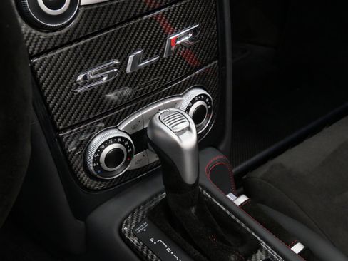 Used 2009 Mercedes-Benz SLR image 16