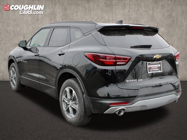 New 2025 Chevrolet Blazer LT w/ Convenience Package AWD/4WD image 9
