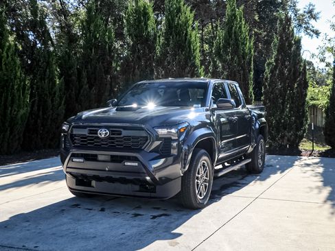 Used 2024 Toyota Tacoma TRD Sport image 5