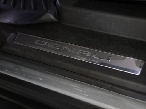 Used 2024 GMC Yukon XL Denali AWD/4WD image 39