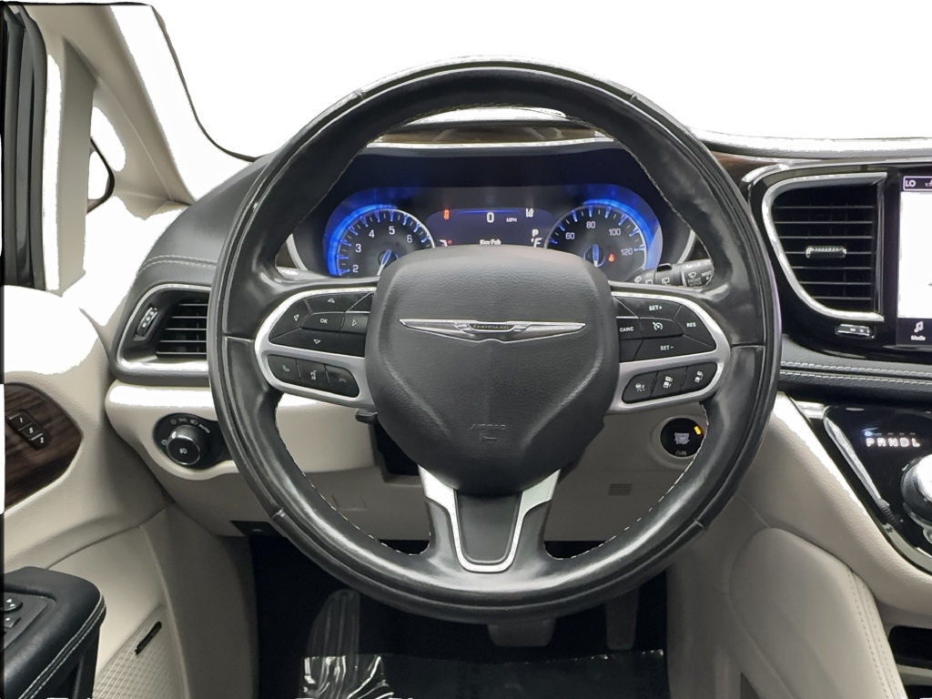 Used 2022 Chrysler Pacifica Limited FWD image 36