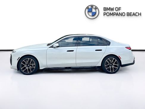 Used 2023 BMW 760i xDrive image 4
