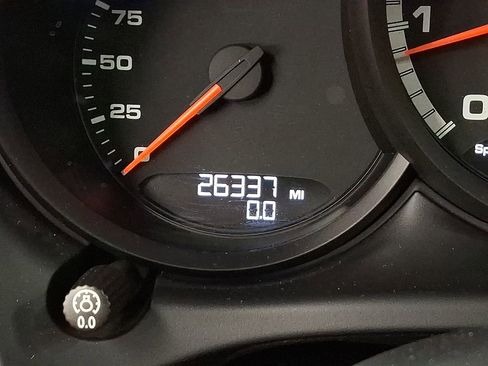 Used 2021 Porsche Macan Turbo image 14