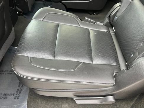 Used 2016 Chevrolet Suburban LTZ image 22