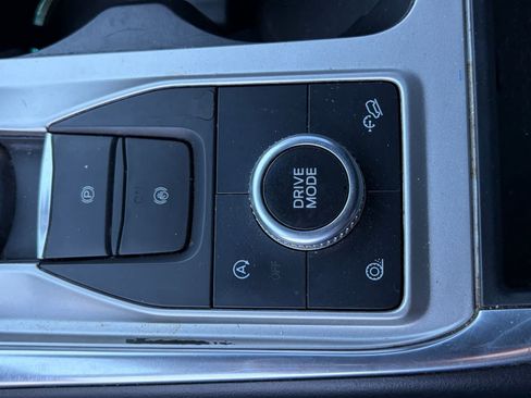 Used 2020 Ford Explorer Limited AWD/4WD image 18