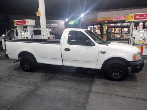 Used 1999 Ford F250 XL image 1