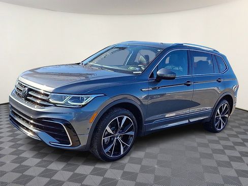 Used 2024 Volkswagen Tiguan SEL R-Line image 4