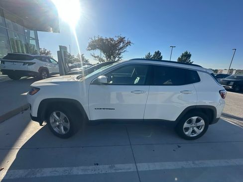 Used 2021 Jeep Compass Latitude AWD/4WD image 11