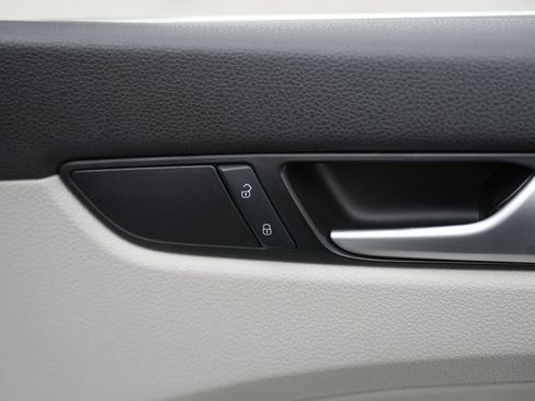 Used 2012 Volkswagen Passat 2.5 SE image 37